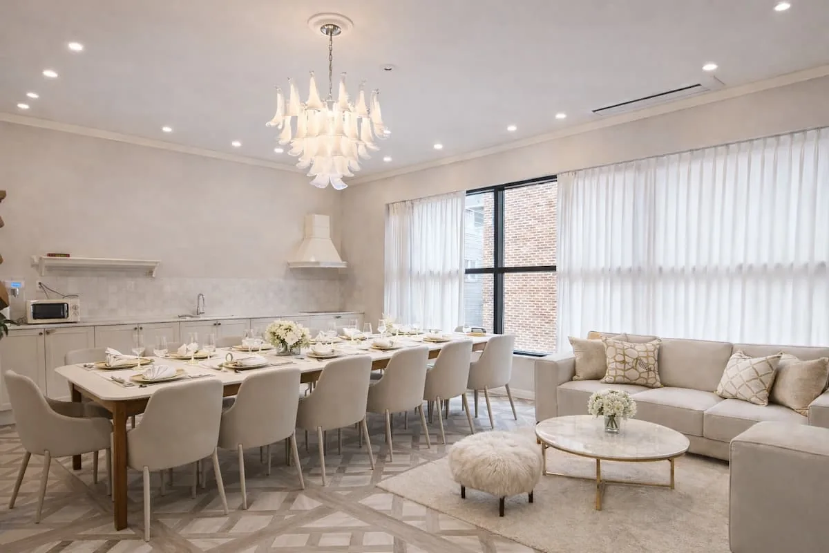 Third-floor dining table and living room