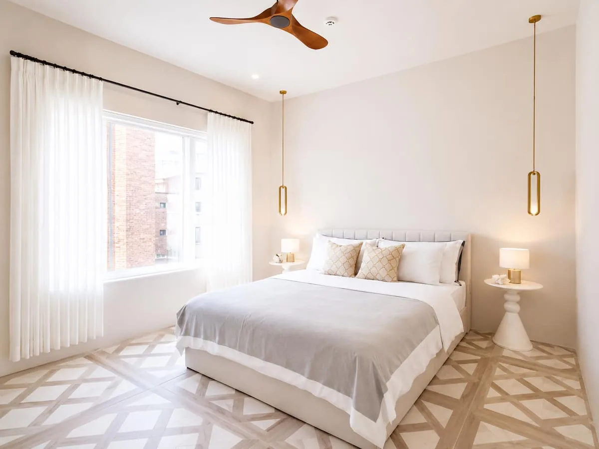 Bedroom, 302