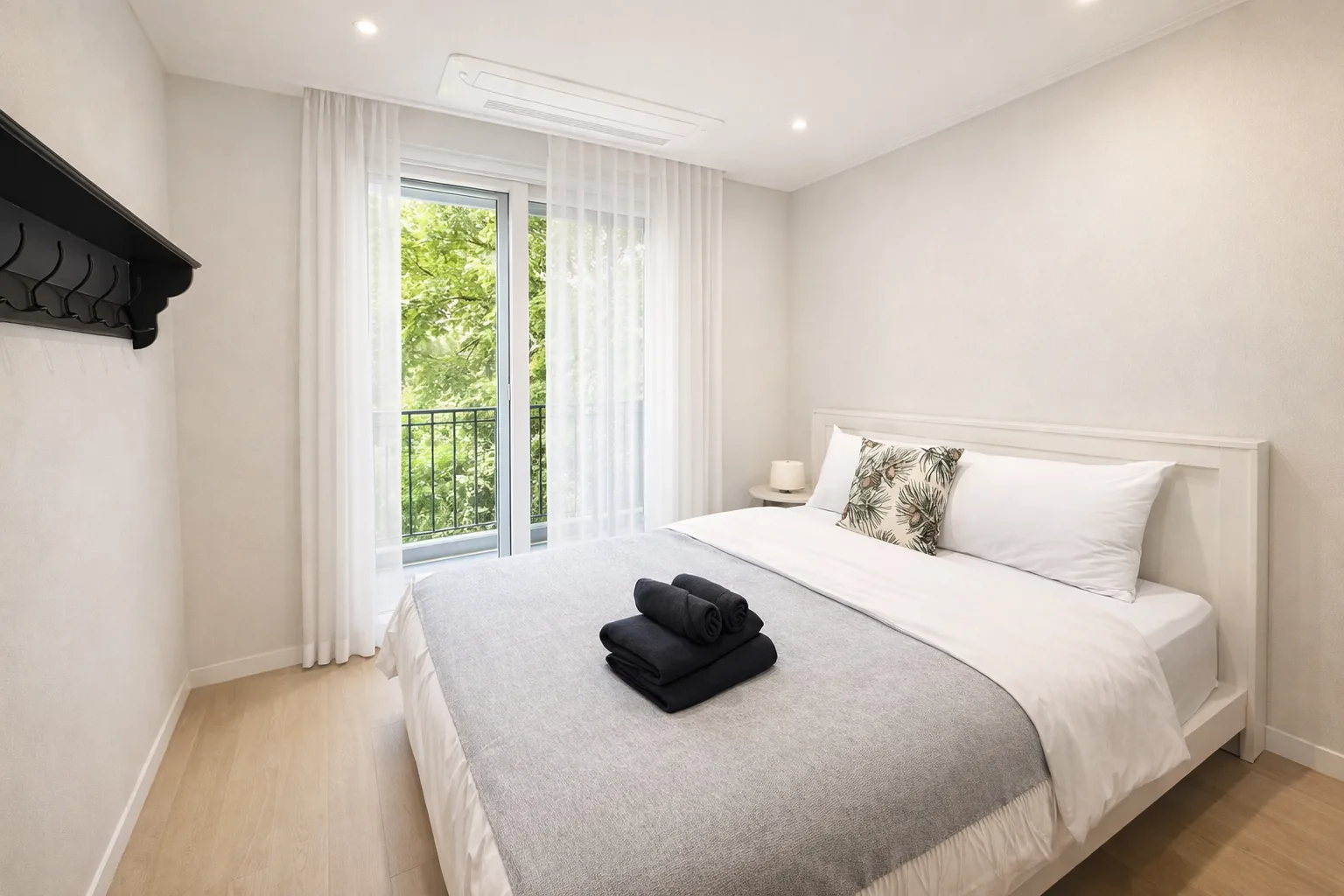 Bedroom with garden window